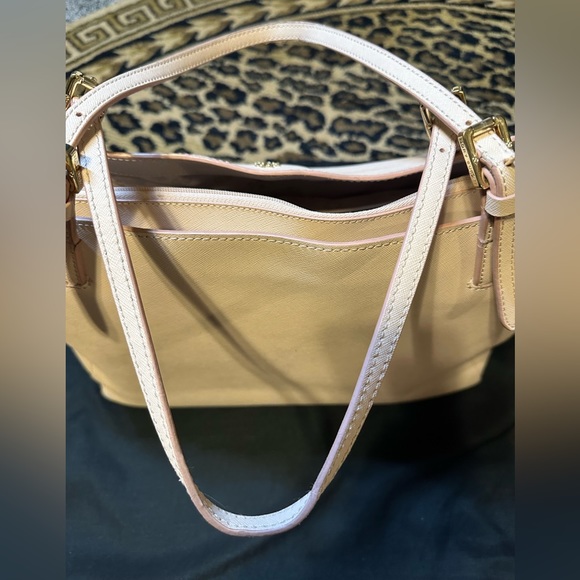 Tory Burch blush pink large tote. Beautiful used condition. No damage or odors. - Picture 11 of 11